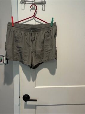 90 Degree By Reflex Women's Olive Athletic Shorts B31